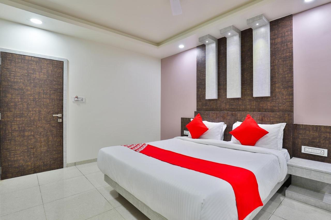 Oyo 23174 Hotel Parth Inn Дварка Экстерьер фото