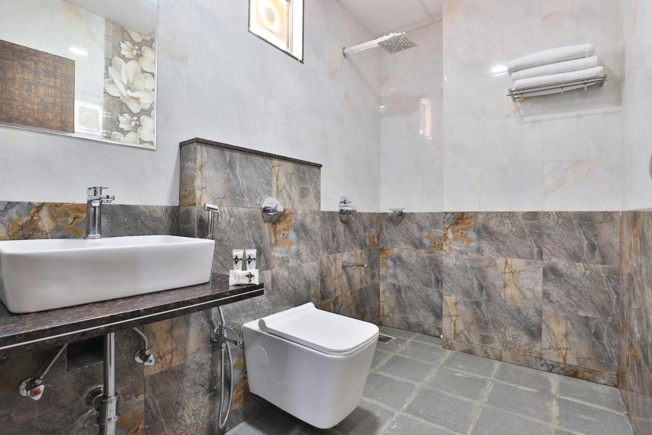 Oyo 23174 Hotel Parth Inn Дварка Экстерьер фото